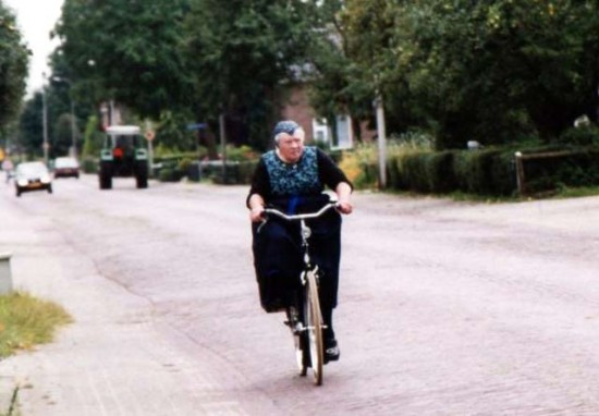Photo Marijo - femme en vélo à STAPHORST Pays Bas - Scanner-Epson034-1.jpg