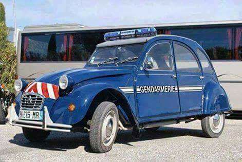 2CV Gendarmerie.jpg