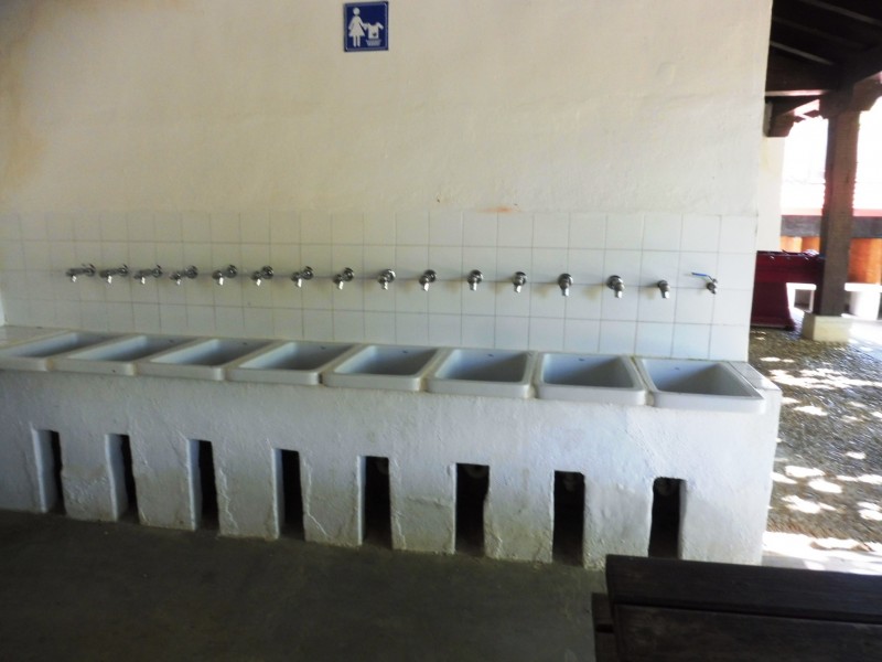 06 BACS A LINGE.JPG