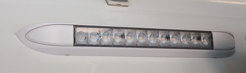 lampe led auvent.jpg