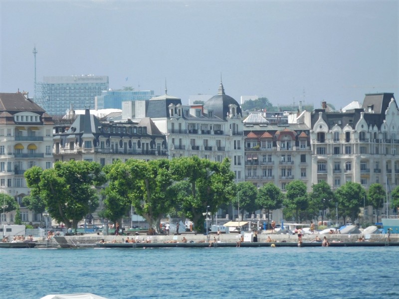 8 la rive d'en face.JPG