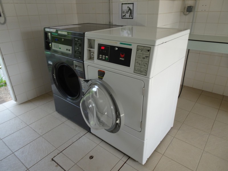 12 MACHINE A LAVE.JPG