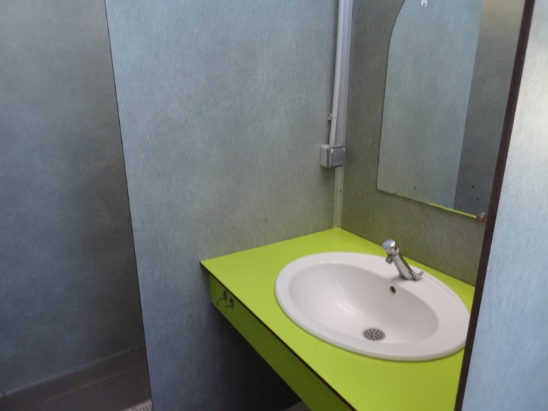05 DOUCHE LAVABO.JPG