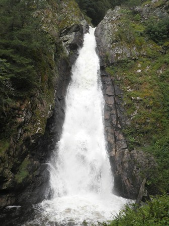 w01 cascade Gimel.jpg
